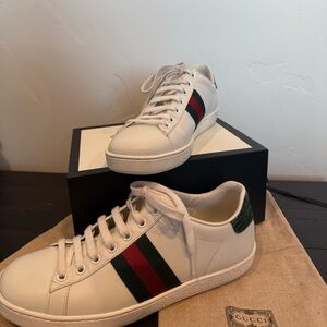 Gucci women’s Sneaker - size 8